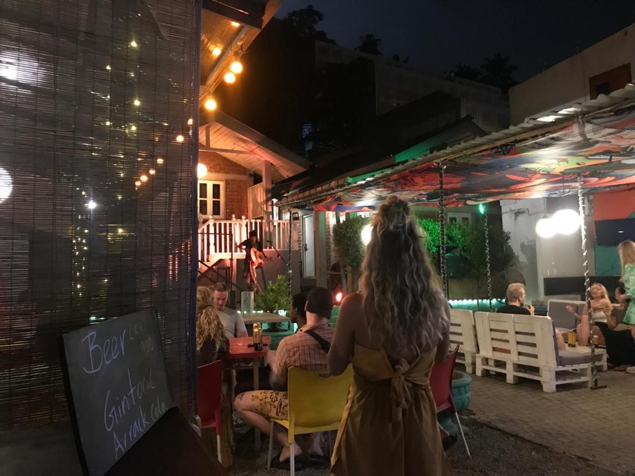 Hangover Hostels Mirissa Exterior photo