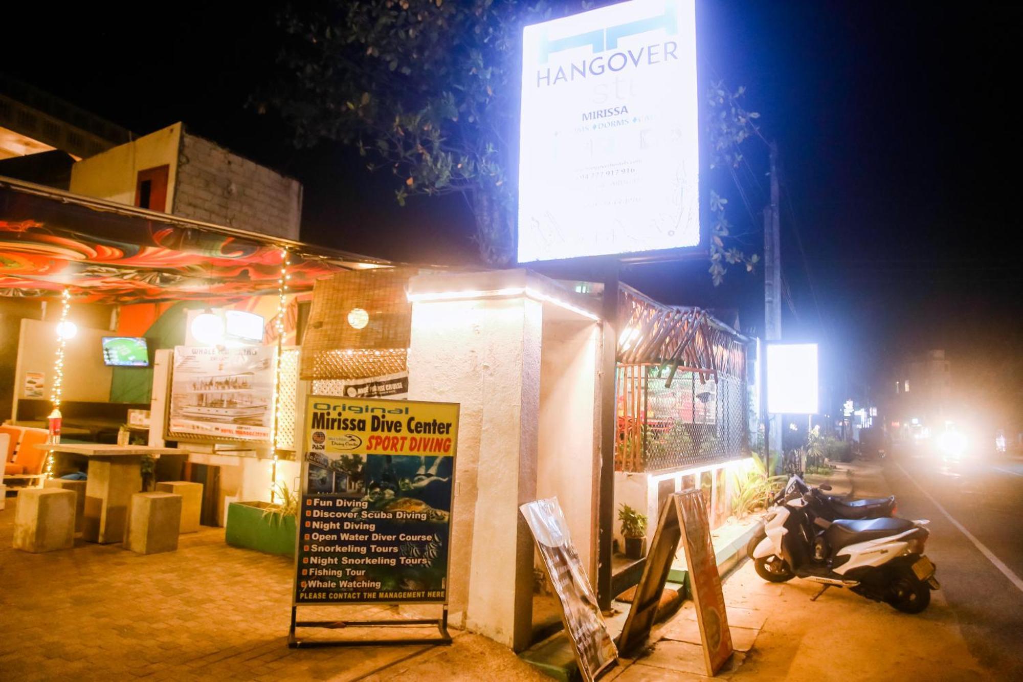 Hangover Hostels Mirissa Exterior photo